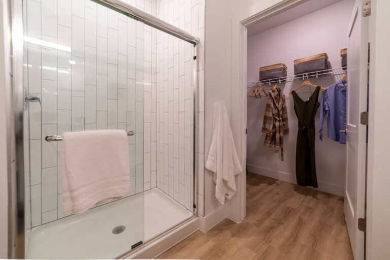 Approach-at-Summit-Park-Apartments-bathroom-copy